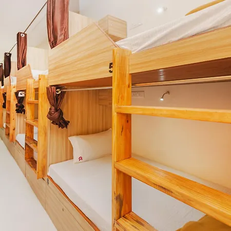 Sahara Stay-near Nesco Exhibition Centre Capsule hotel