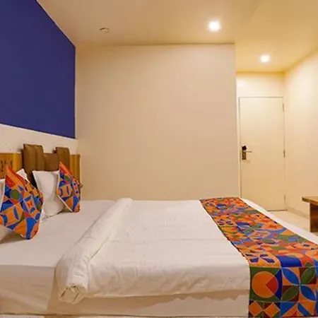 Fabhotel Veera Residency - Nr Airport 3*