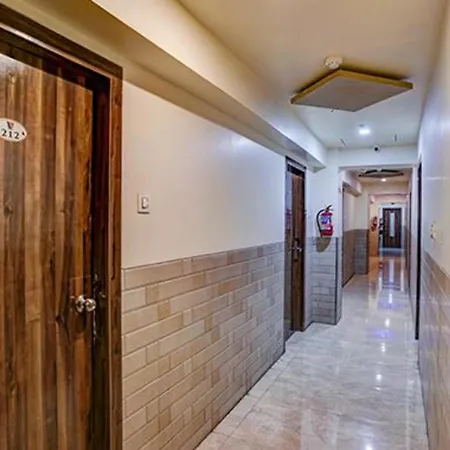 Hotel Fabhotel Veera Residency - Nr Airport