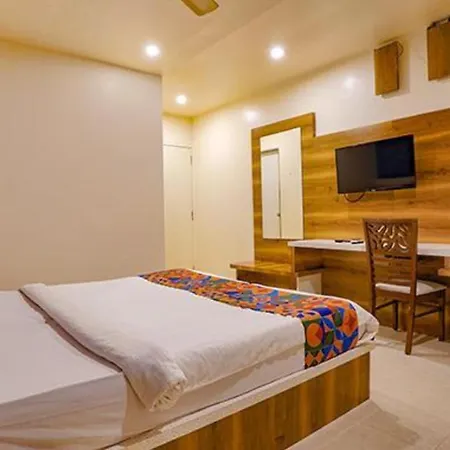 Fabhotel Veera Residency - Nr Airport Hotel