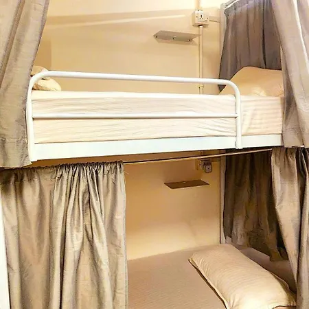Hammock - Bandra Hostel Mumbai
