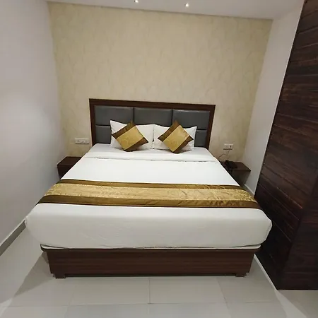 Hotel Morya Residency Parel