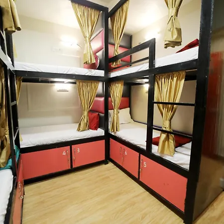 Hostel The Hubz *