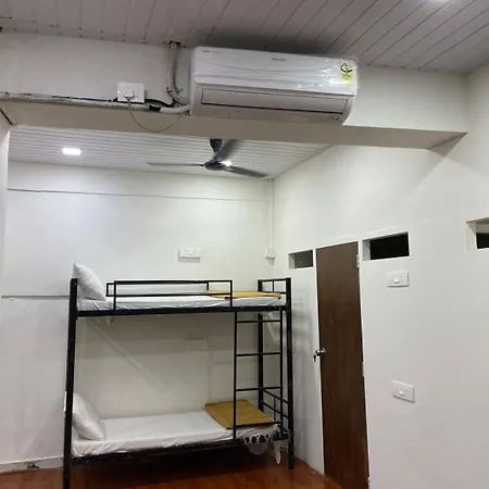 Hotel Grand Dyad - Near Kokilaben Hospital Andheri West 3*
