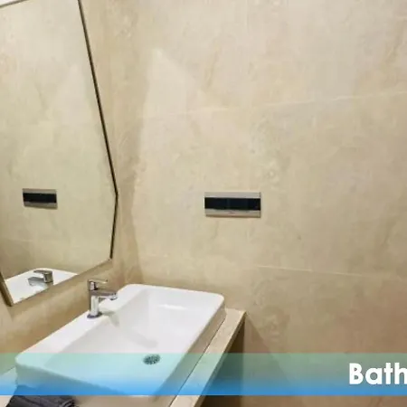 Apartment 1bhk Service In Bkc By Florastays