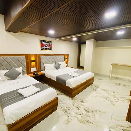 Avk-near Kokilaben Hospital & Versova Beach- With Kitchen