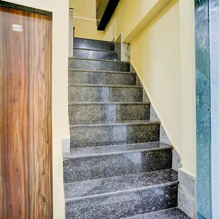 Fabhotel Aai Om Residency Hotel *