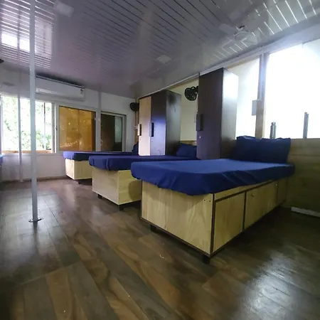 Zest 1054-andheri West Hostel