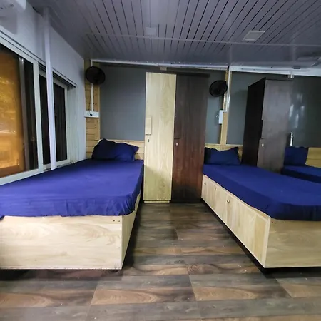 Zest 1054-andheri West Hostel *