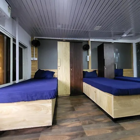 Hostel Zest 1054-andheri West Mumbai