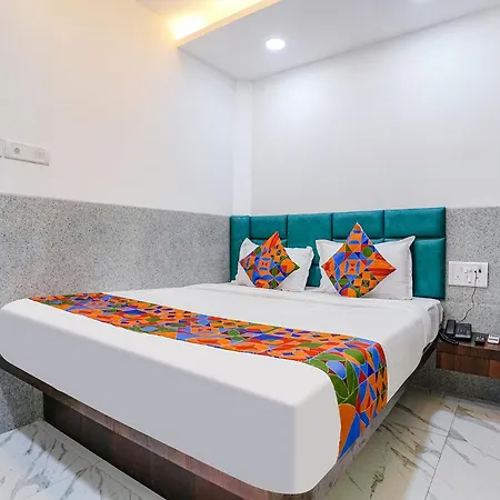 Hotel Via Ashoka 3*
