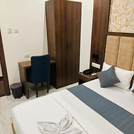 Amazing - Asalpha Metro Station Hotel Mumbai