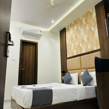 Amazing - Asalpha Metro Station Hotel *
