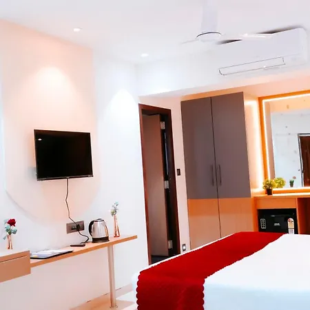 Hsquare Andheri West Hotel