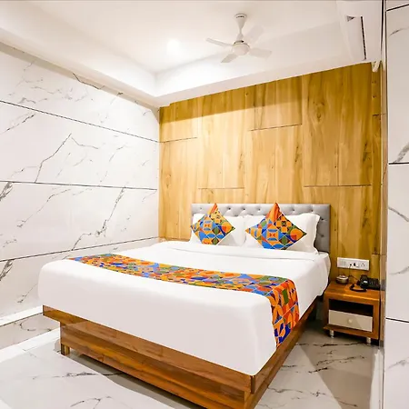 Hotel Fabhotel Shubham
