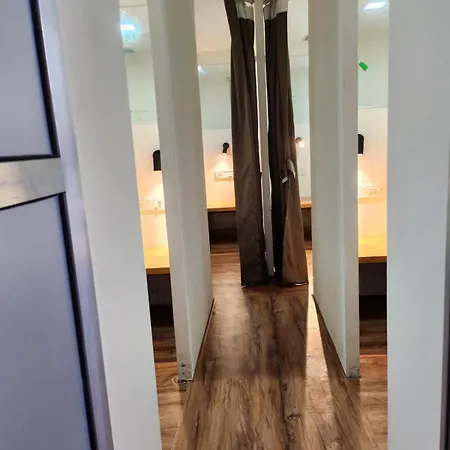 Capsule hotel Galaxy And Mumbai