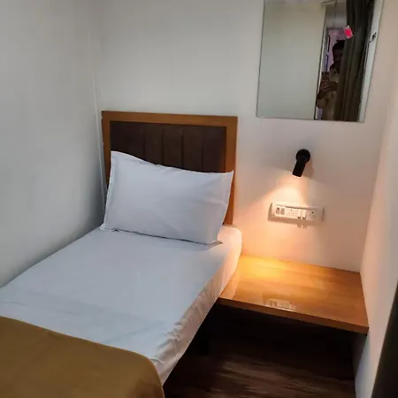 Galaxy And Capsule hotel *