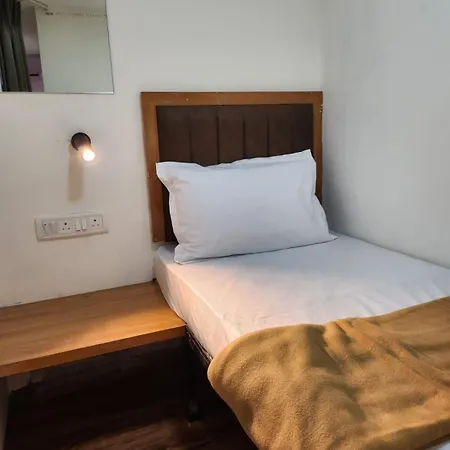 Capsule hotel Galaxy And Mumbai