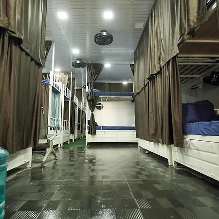 Zest 1054-andheri West Hostel