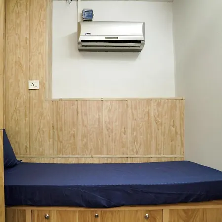 Zest 1054-andheri West Hostel *
