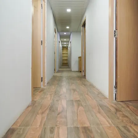Hostel Zest 1054-andheri West *