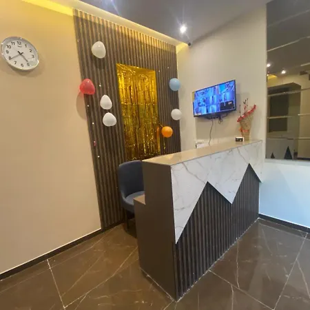 Hotel Amazing - Asalpha Metro Station Mumbai