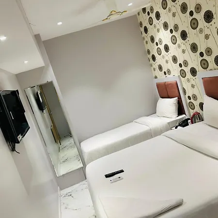 Grand Dyad - Near Kokilaben Hospital Andheri West