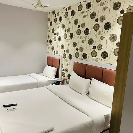 Grand Dyad - Near Kokilaben Hospital Andheri West Hotel 3*