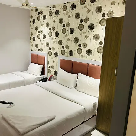 Grand Dyad - Near Kokilaben Hospital Andheri West 3* Mumbai