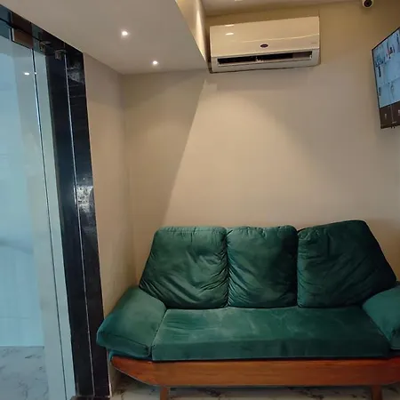 Grand Dyad - Near Kokilaben Hospital Andheri West