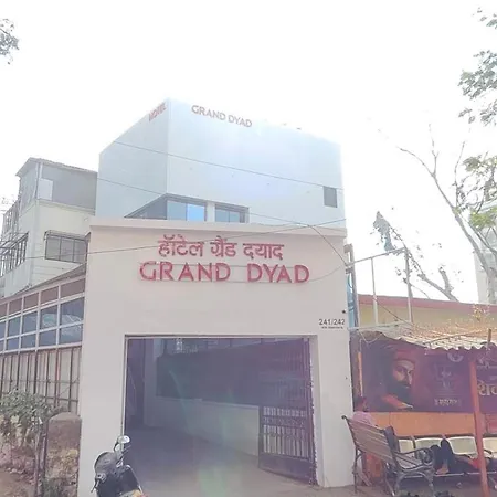 Hotel Grand Dyad - Near Kokilaben Hospital Andheri West