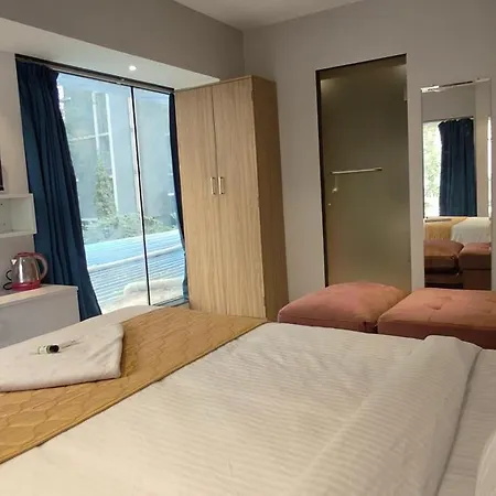 Grand Dyad - Near Kokilaben Hospital Andheri West Hotel Mumbai