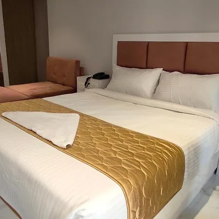 Grand Dyad - Near Kokilaben Hospital Andheri West Hotel