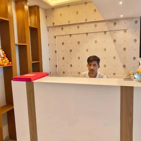 Grand Dyad - Near Kokilaben Hospital Andheri West Hotel