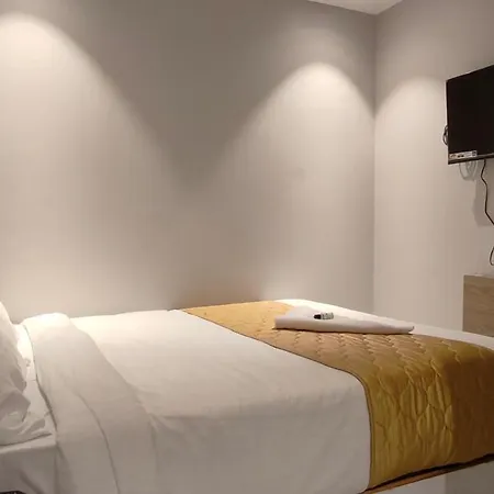 Grand Dyad - Near Kokilaben Hospital Andheri West Hotel 3*