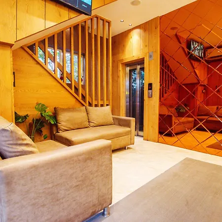 Treebo Amber Imperial Hotel 3*