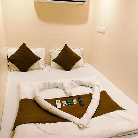 Hotel Nadim Tiger Residency
