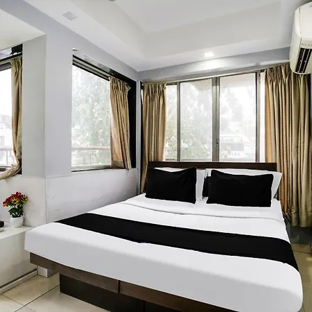 Collection O Andheri Near Airport Formerly We Hotel