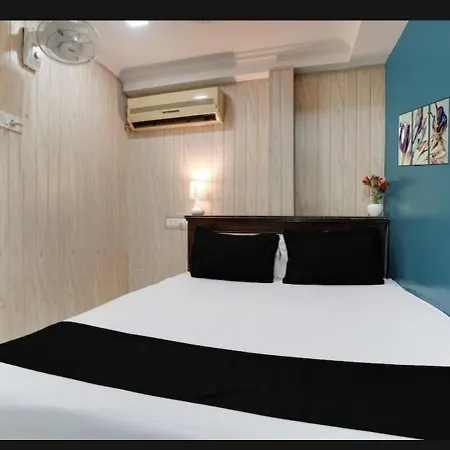 Om Sai Palace Hotel