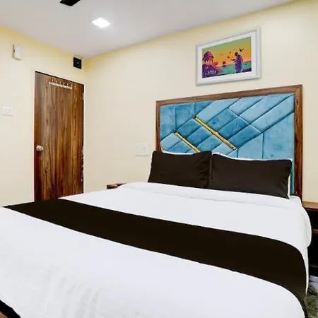 Aai Om Residency Hotel 2*