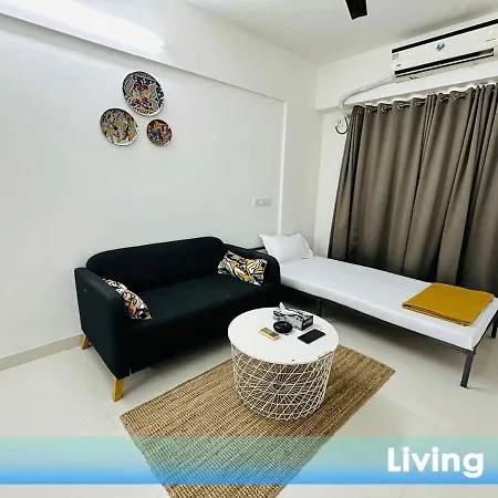 Apartment 1br Service In Parel By Florastay *