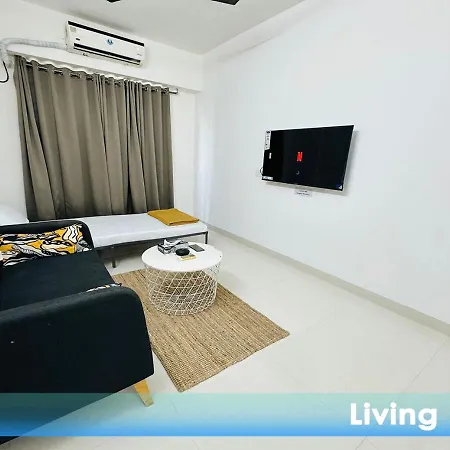 1br Service In Parel By Florastay
