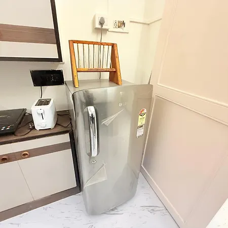 Elite 1 - 65'tv, Netflix&chill, Luxury 2bhk *