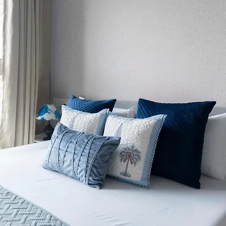 Apartment Graceful, Vivid 1bhk In Hiranandani Powai