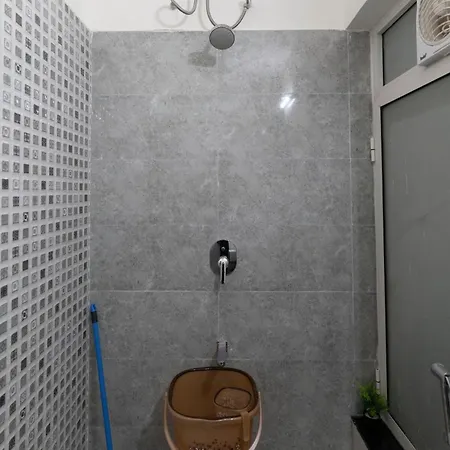 Skyline View 2bhk Near Oberoi Mall & Nesco