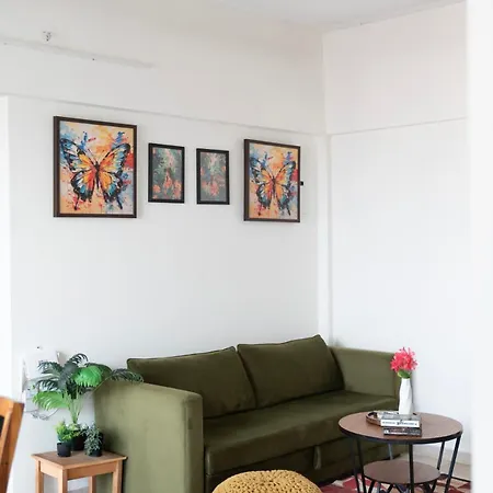 Skyline View 2bhk Near Oberoi Mall & Nesco Apartment *