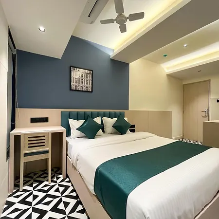 Bandra Hotel