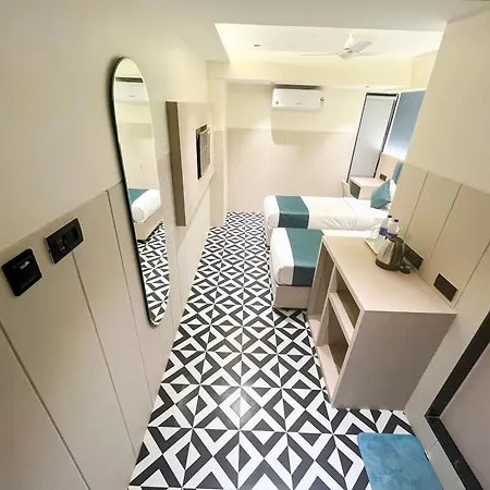 Bandra 3*