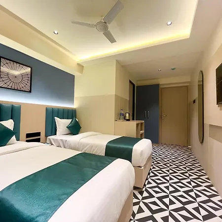 Bandra Hotel