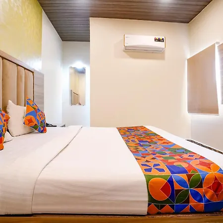 Via Priceless Hotel 3*